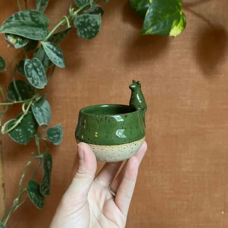 Handgemaakt Keramieken Kopje met Kat – Een Ode aan Kattenliefhebbers