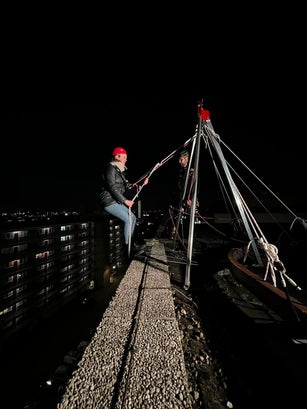 abseilen gebouw nacht