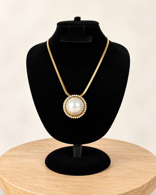 ISALINE – Collier doré en acier inoxydable à perle nacrée