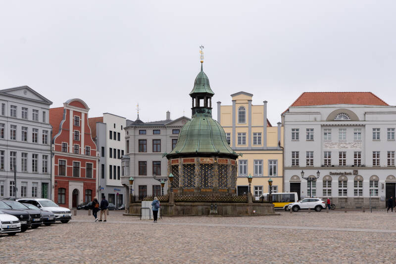 26h03387_v-standard.jpg