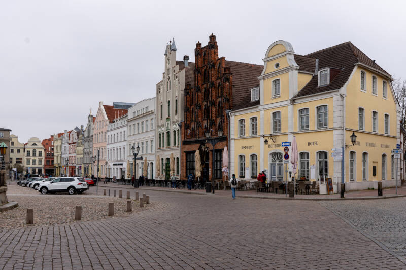 26h03415_v-standard.jpg
