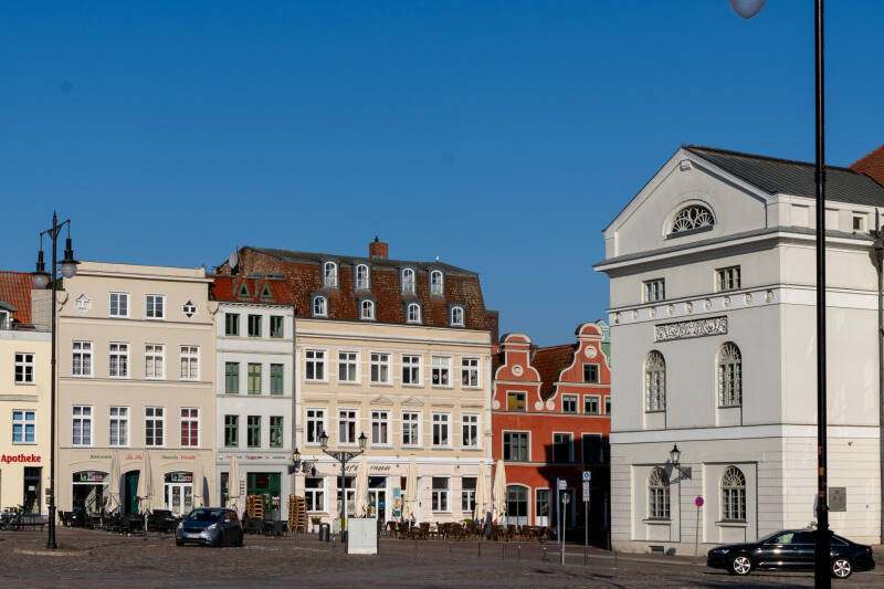 26h03476_v-standard.jpg