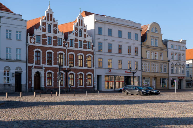 26h03477_v-standard.jpg