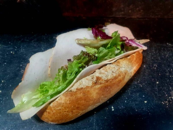 Pistolet belegd gebraden kipfilet "bruin"