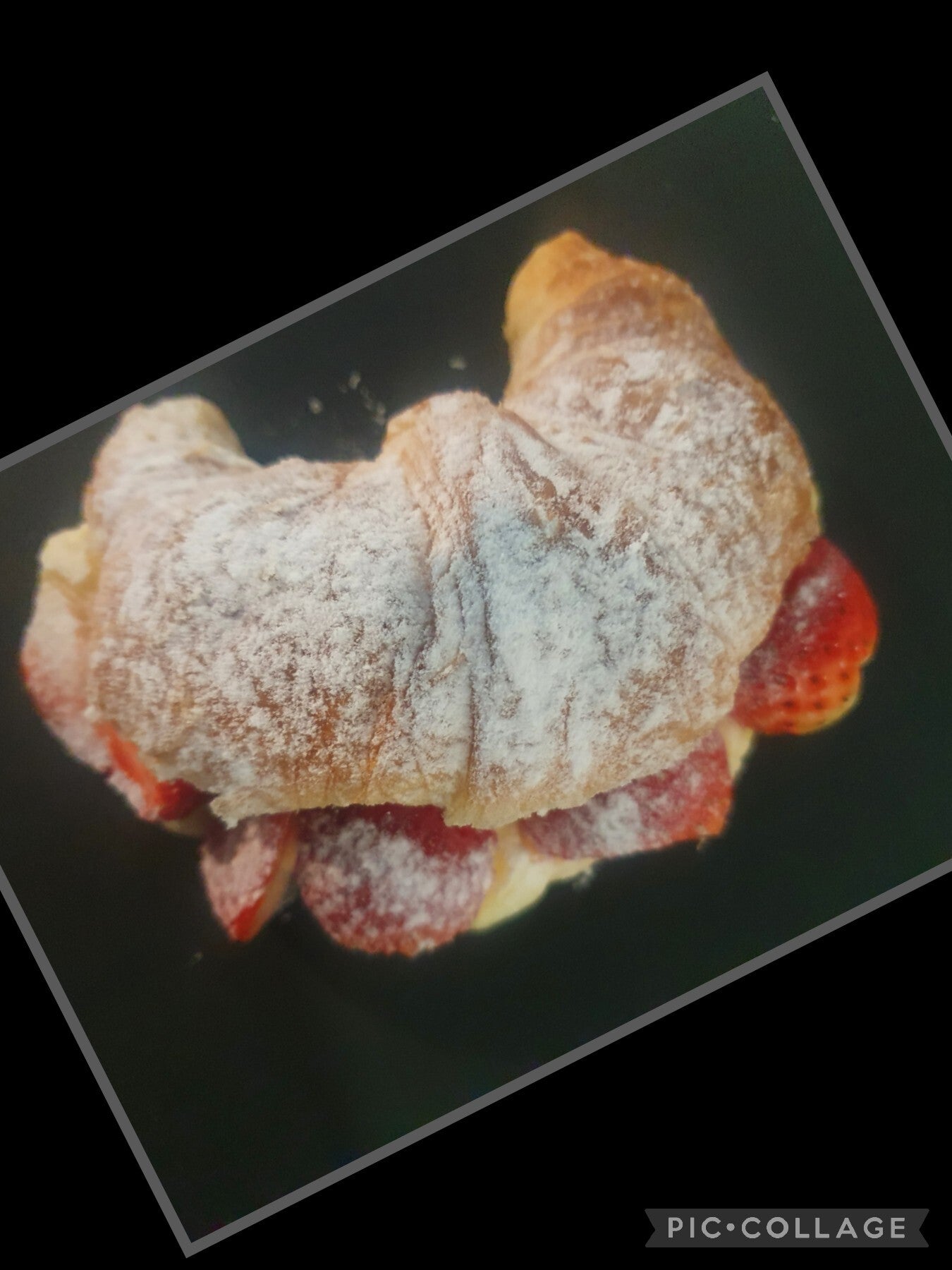 Croissant banketbakkersroom met aardbei