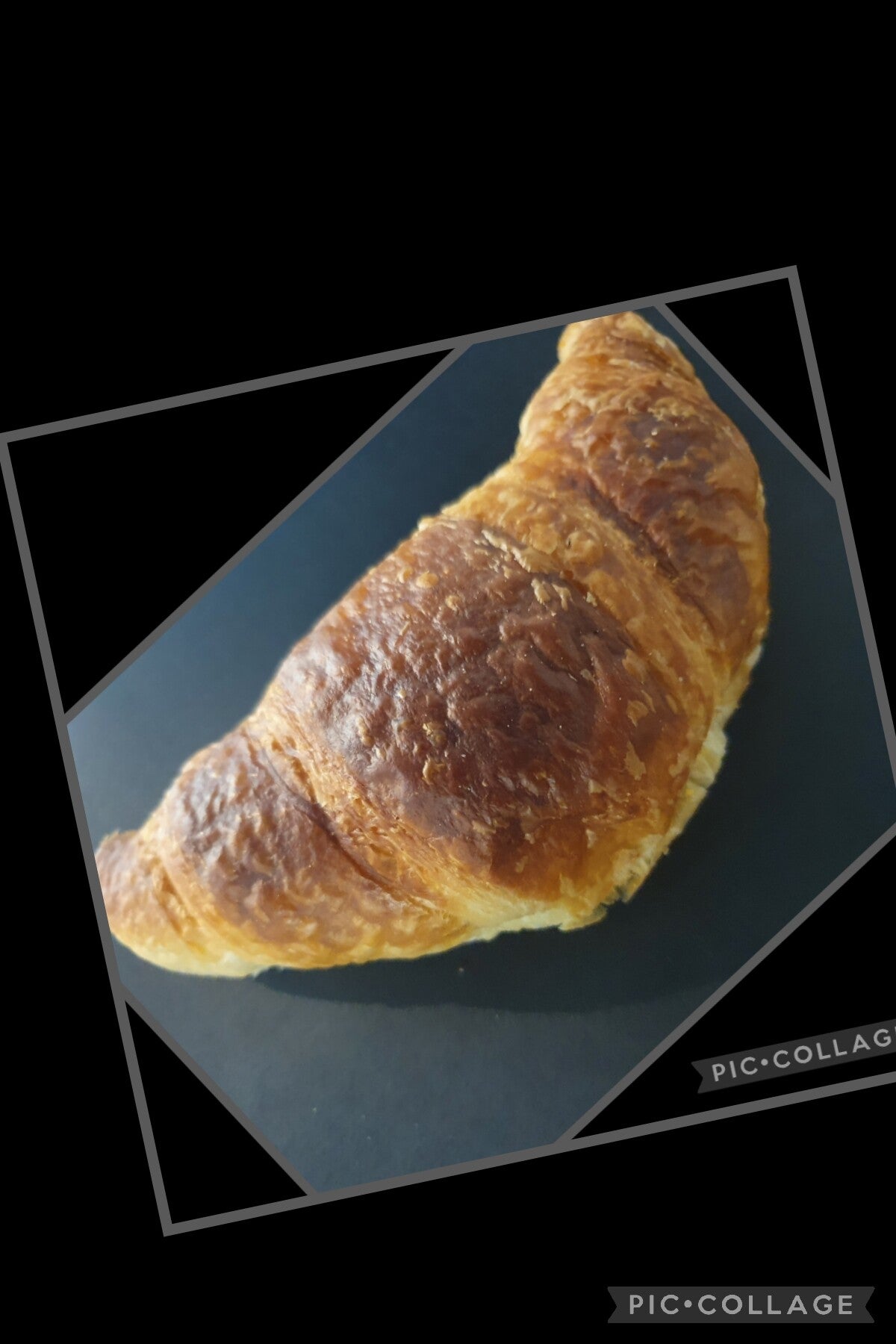 Croissant belegd met kaas