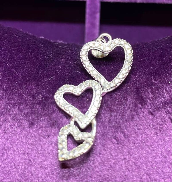 Fancy heart pendant