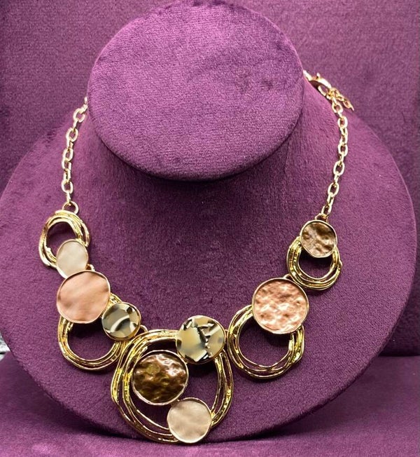 Enamelled necklace