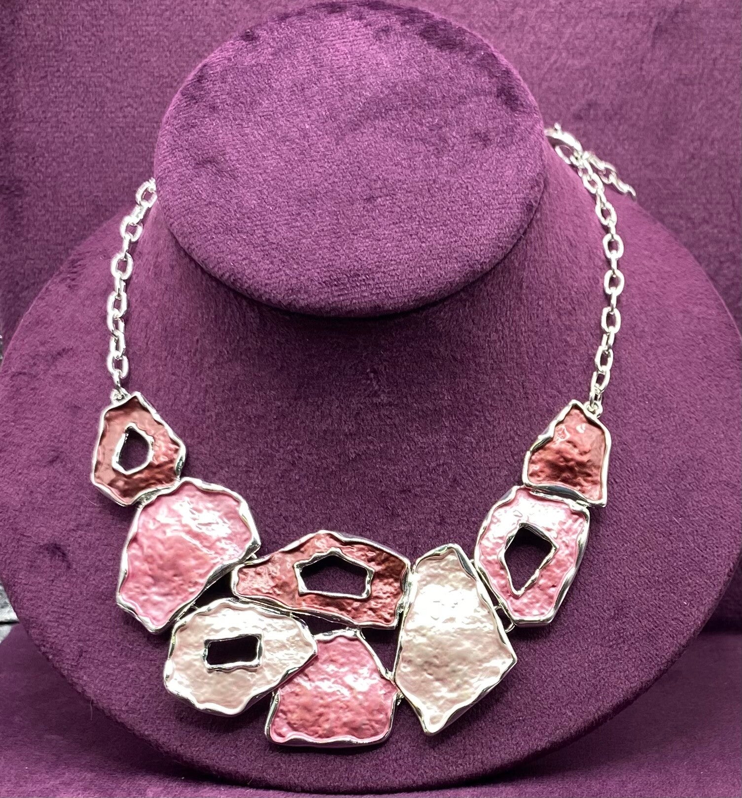 Enamelled necklace