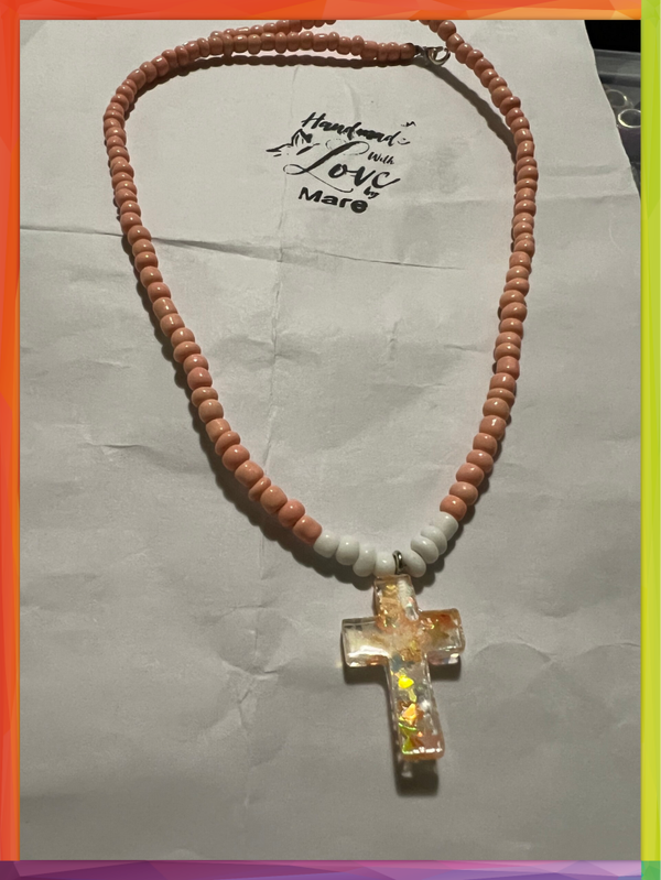 Gargantilla salmón y regalo