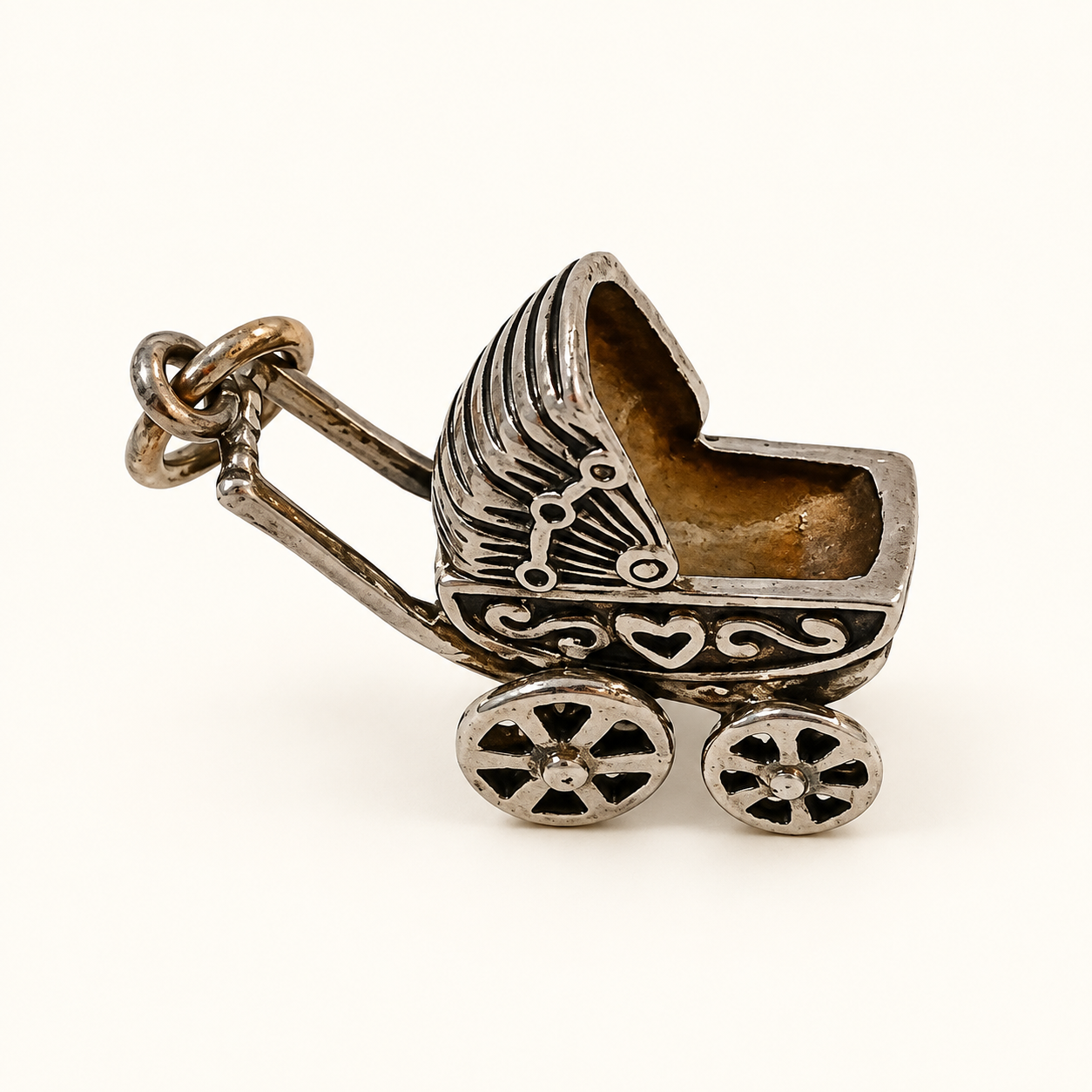 hangertje met poppenwagen jaren 50