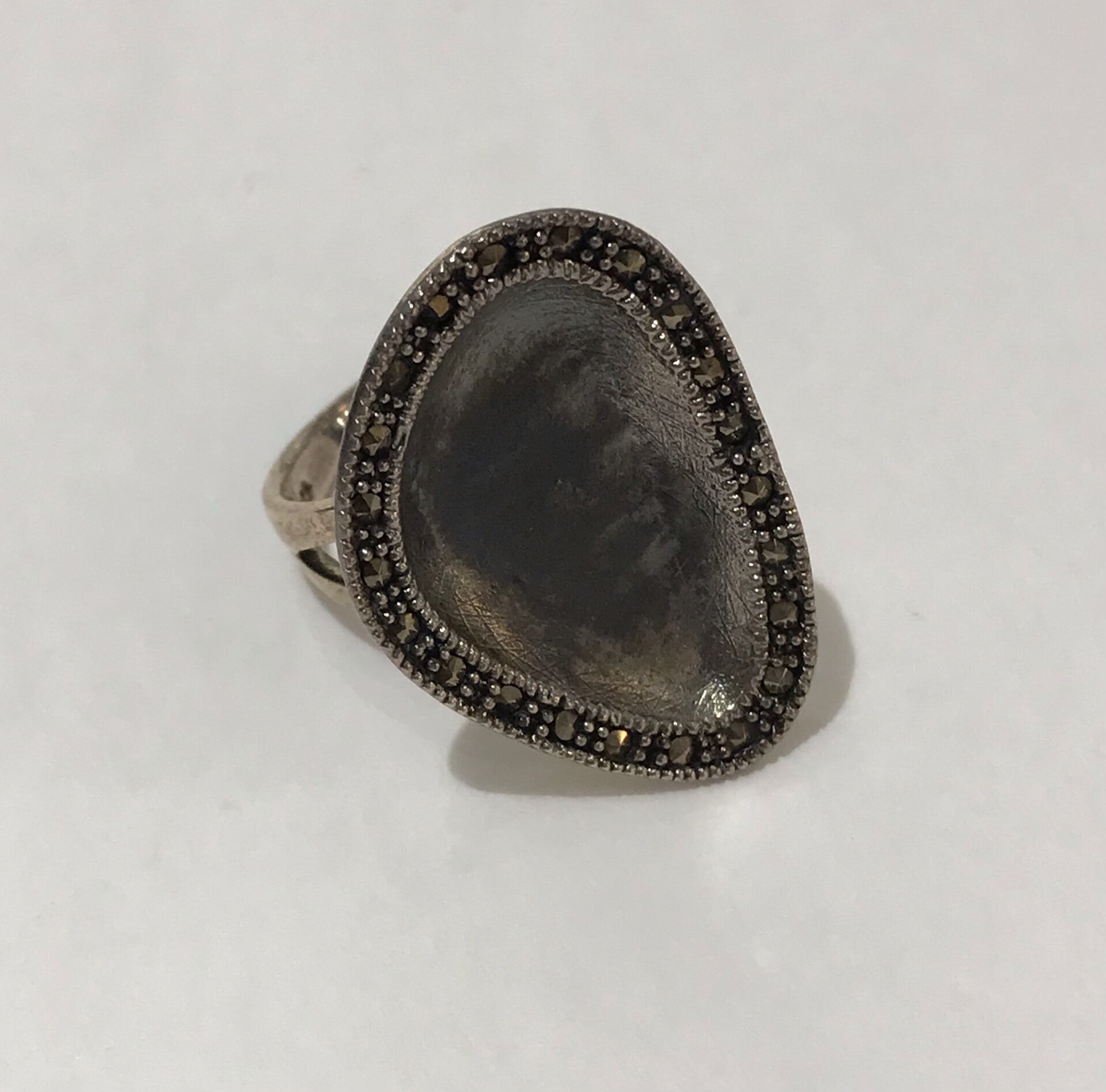 zilveren ring met marcasite steentjes