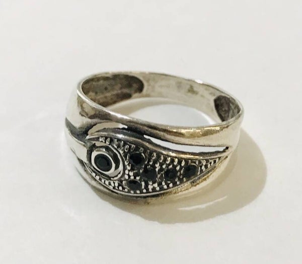 zilveren ring met zwarte zirconia steentjes