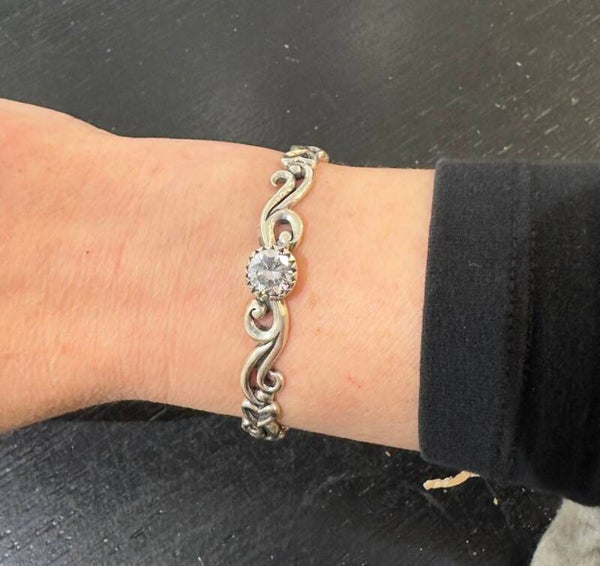 zilveren esclaaf met zirconia steen