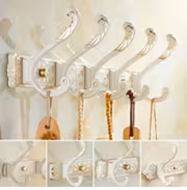 Vaatenaulakko  5:llä koristeripustuskoukulla