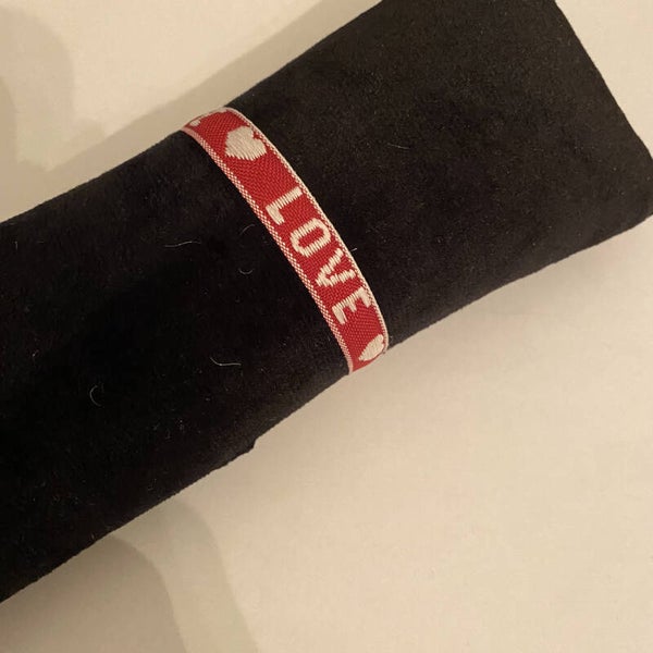 Verschuifbare love armbandje