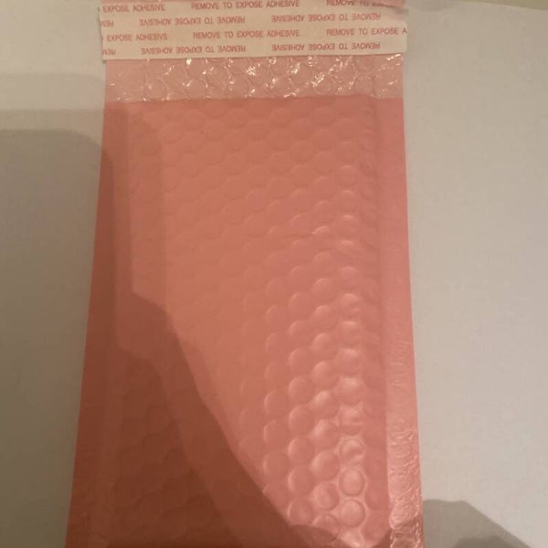Roze bubbel envelop per st