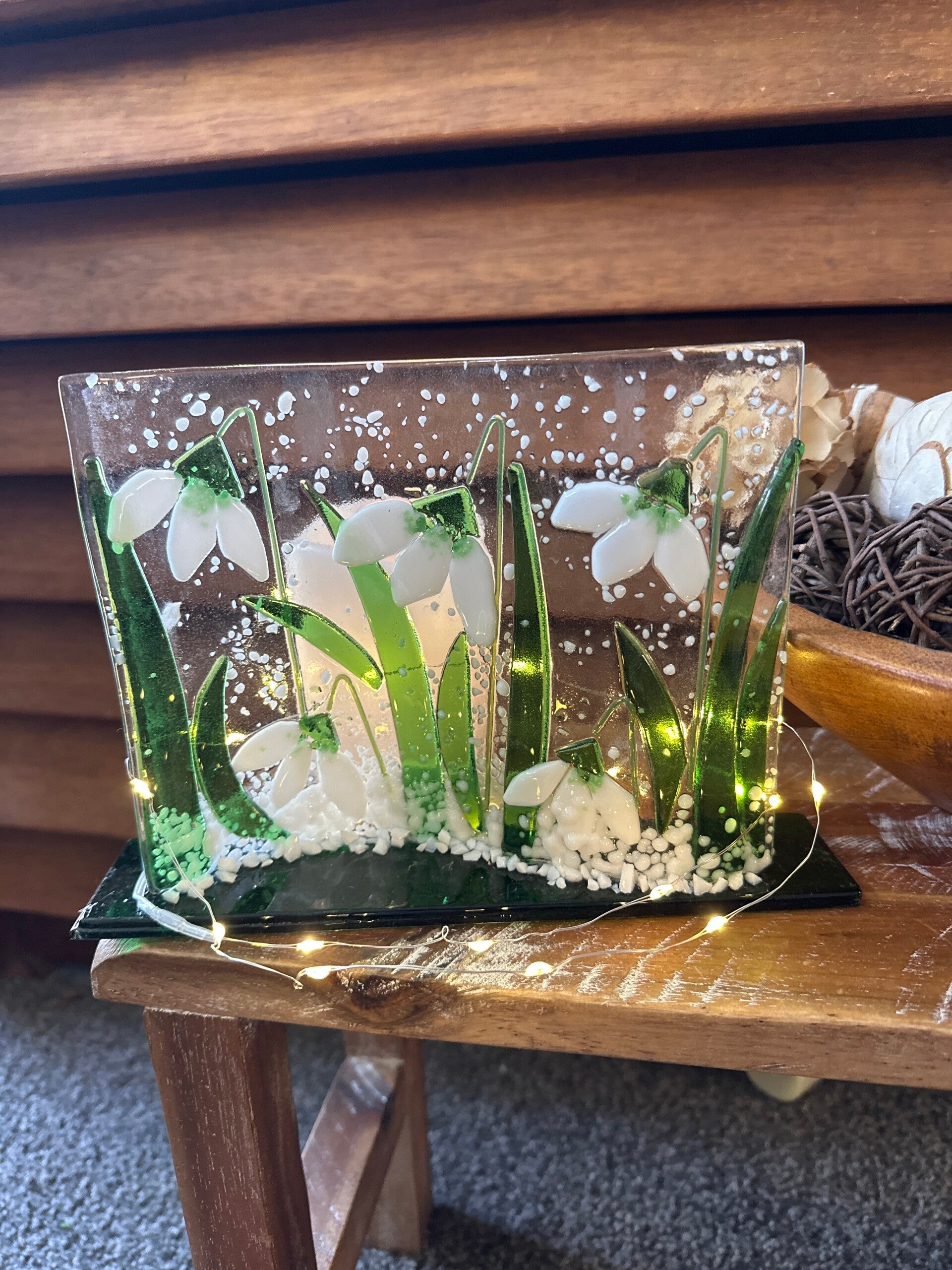 Snowdrop curved panel