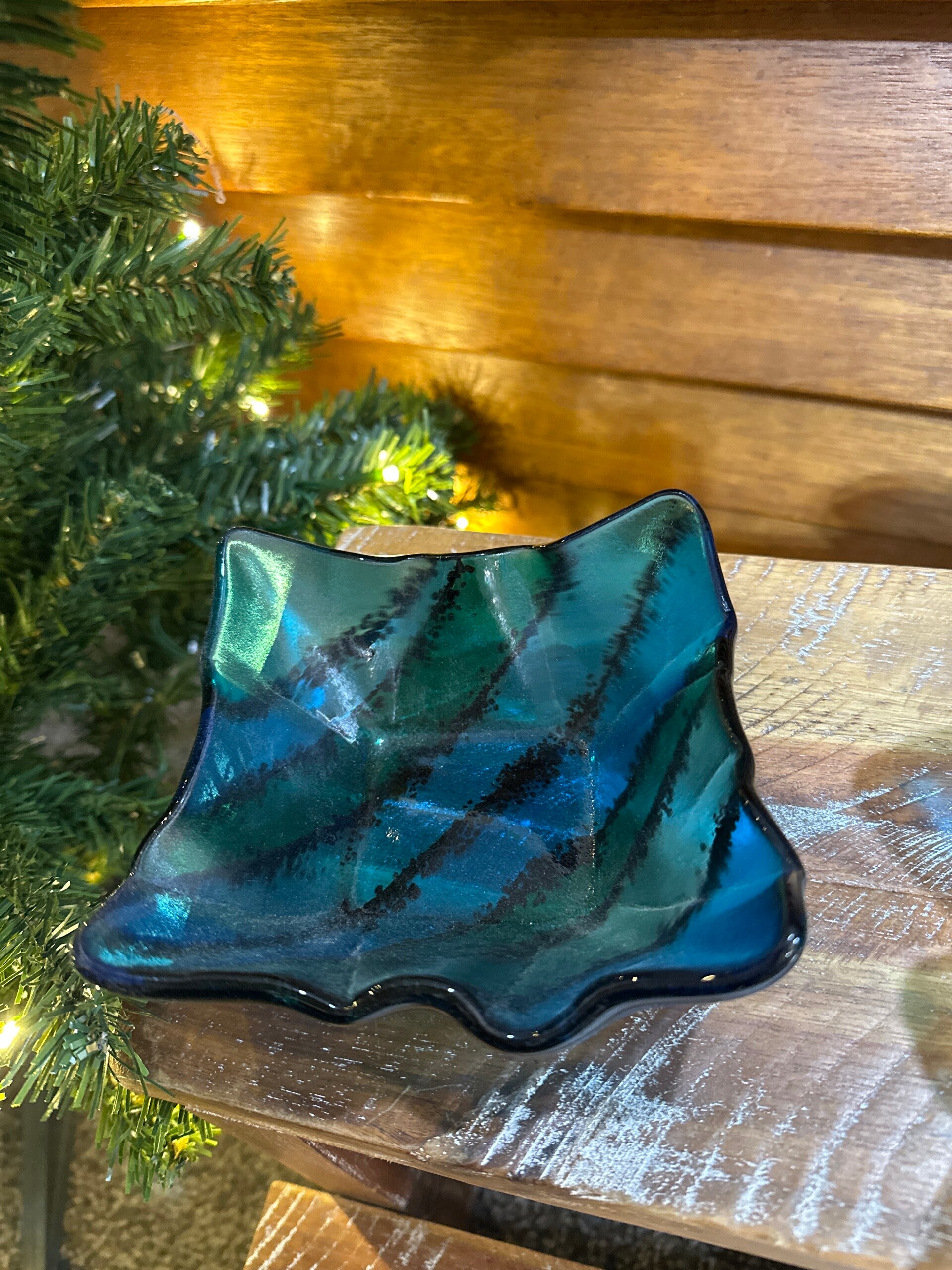 Blue and green chip and dip bowl set