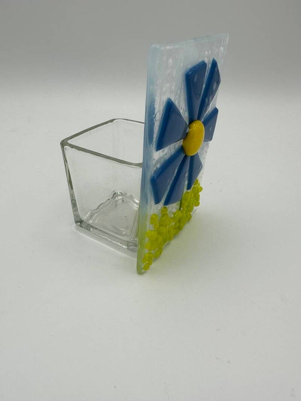 Light blue flower tea light