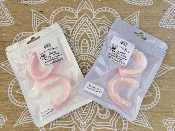 Set of chompers