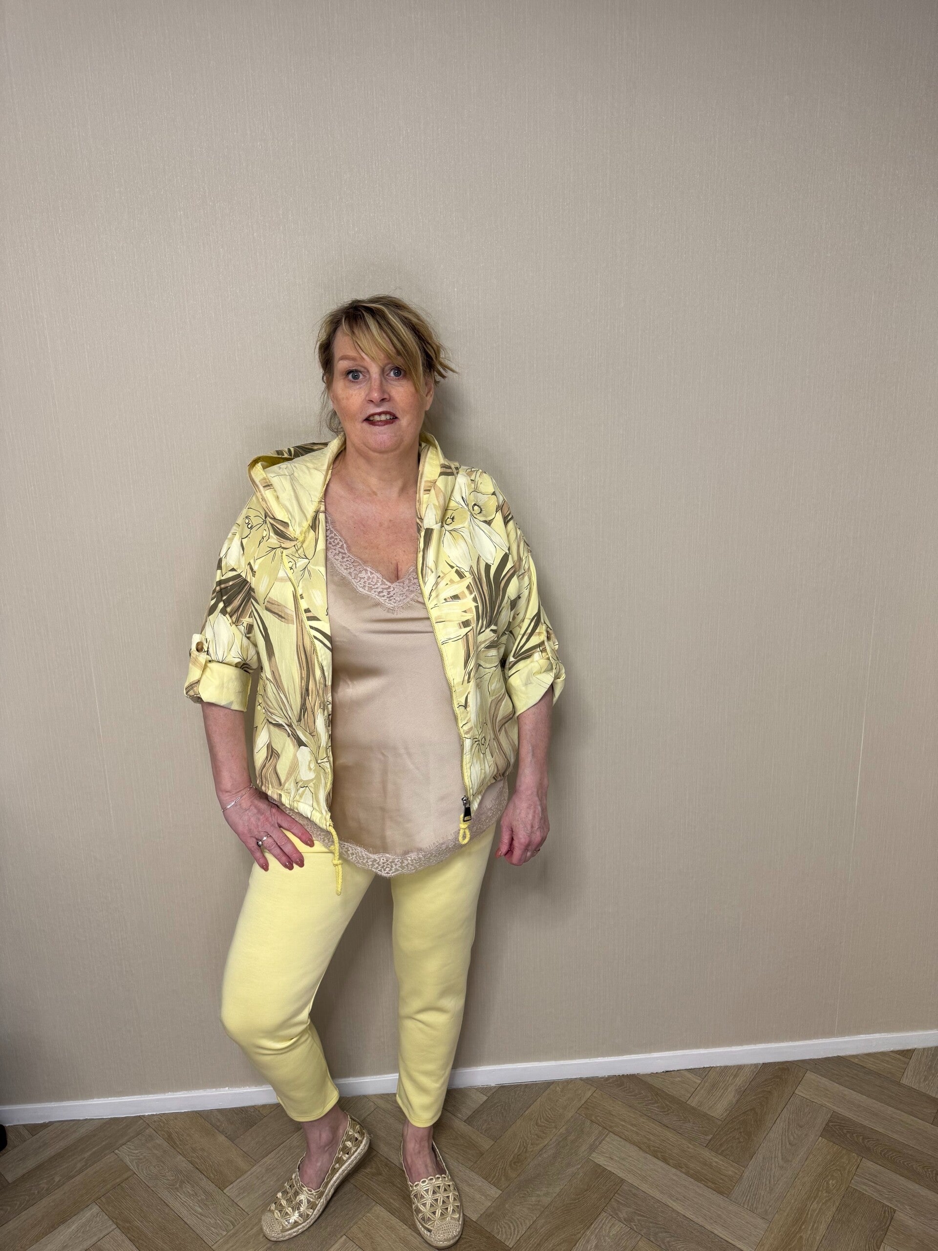 Jacket Flowers geel