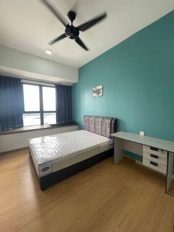 Big Common room (11B, Royal strand, country garden danga bay)