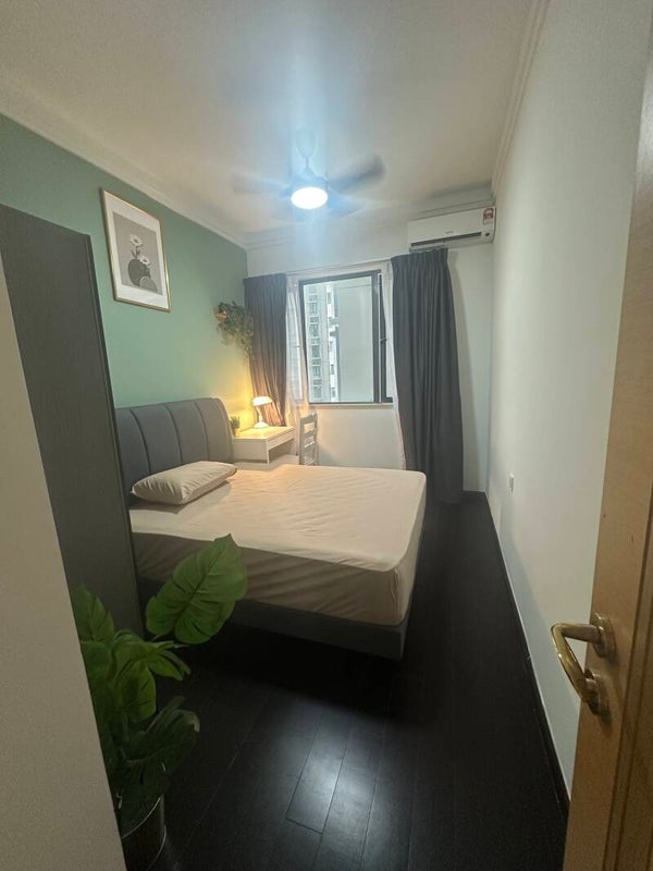 R&F  Cosy Room (New Queen size bed) for lady
