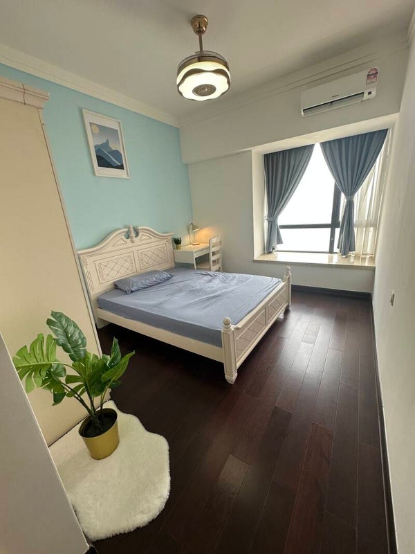 R&F Princess Cove Master Bedroom for Rent – Full Sea View