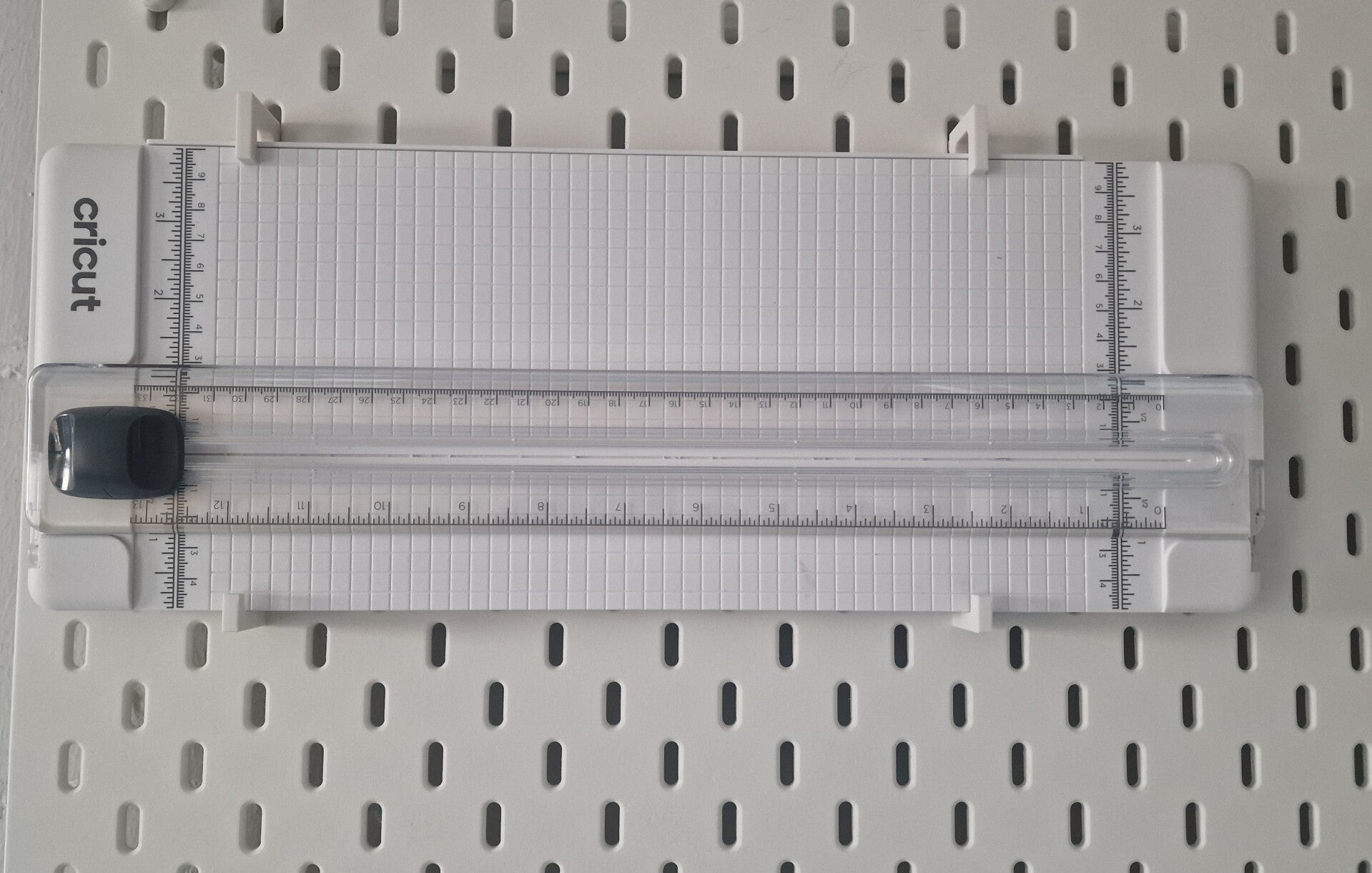 ikea skadis cricut trimmer/ snijplaat