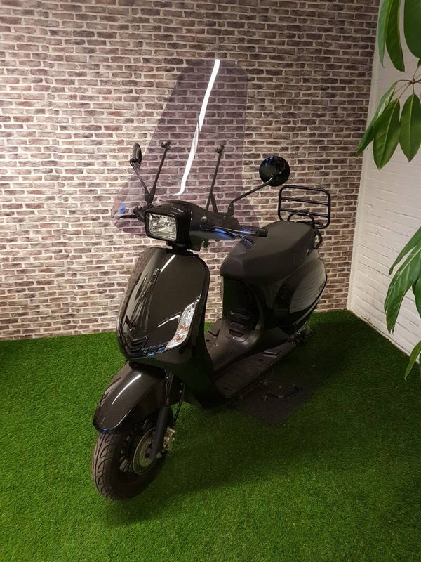 BTC RIVA euro4 brommer vespalook 2018.