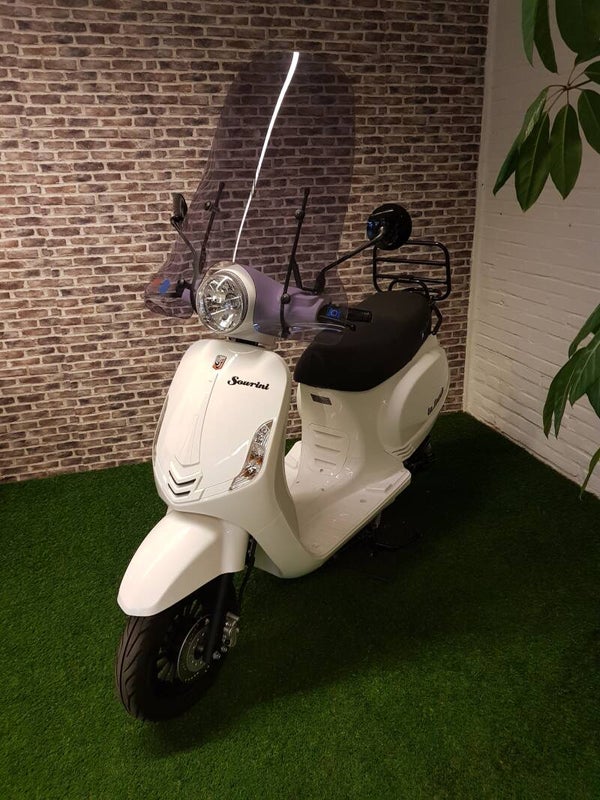 La Souris Sourini snorscooter  2019. 88 KM ZO GOED ALS NIEUW!