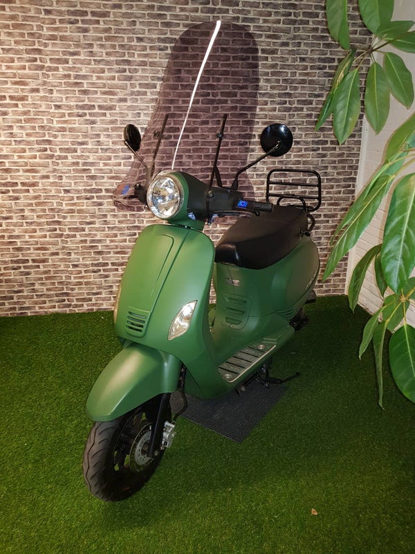 RIYA vespalook snorscooter 2016