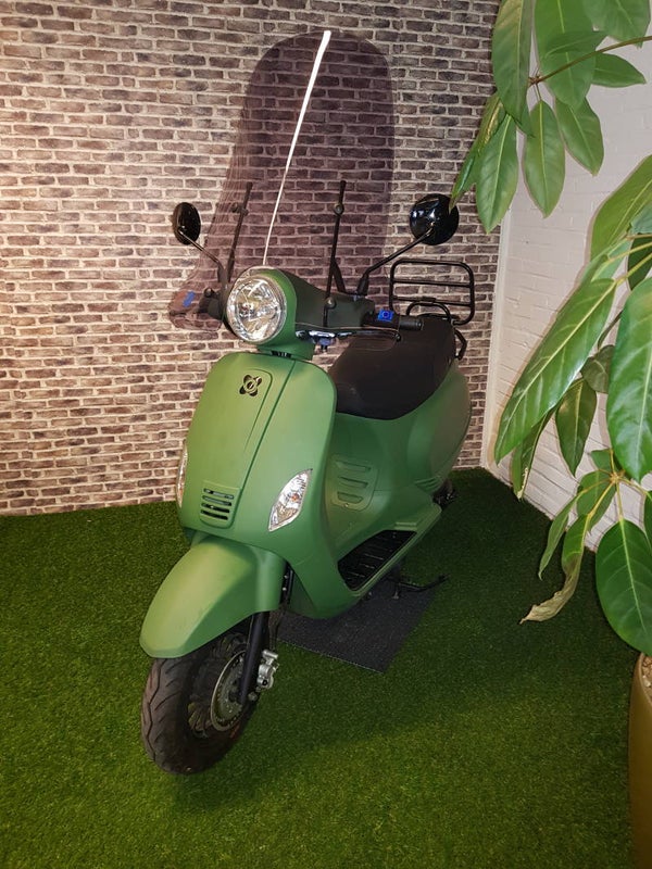 AGM vx50 snorscooter vespalook 2019