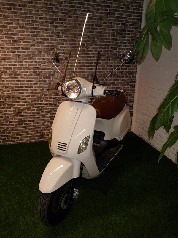 ZNEN snorscooter vespalook 2014.