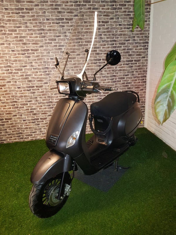 Nette La Souris Vespelini S snorscooter vespa look 2017 1e eigenaar