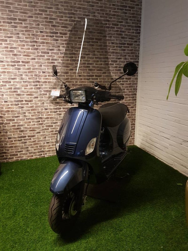 Zeer nette La Souris Vespelini S snorscooter vespa look 2017