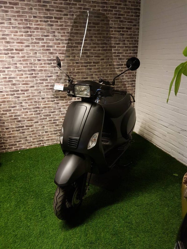 Zeer nette La Souris Vespelini S snorscooter vespa look 2017