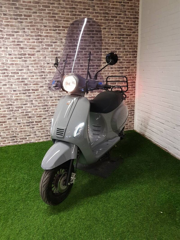 zo goed als nieuwe La Souris Sourini S Vespa look 2018