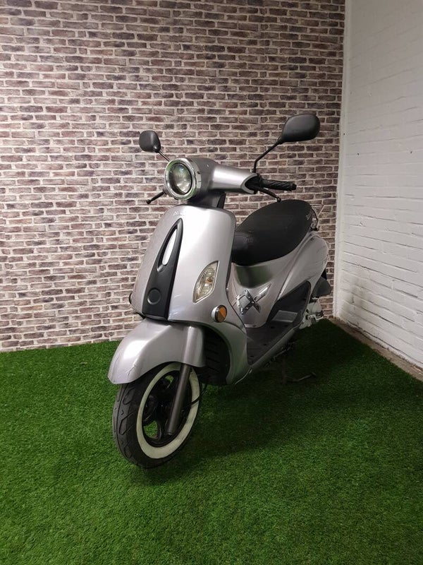 Zeer nette berini trendy retro snorscooter 2016 
