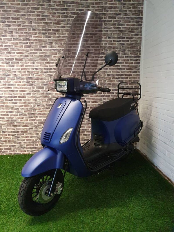 Fulloption TYM euro4 snorscooter vespa look 2019