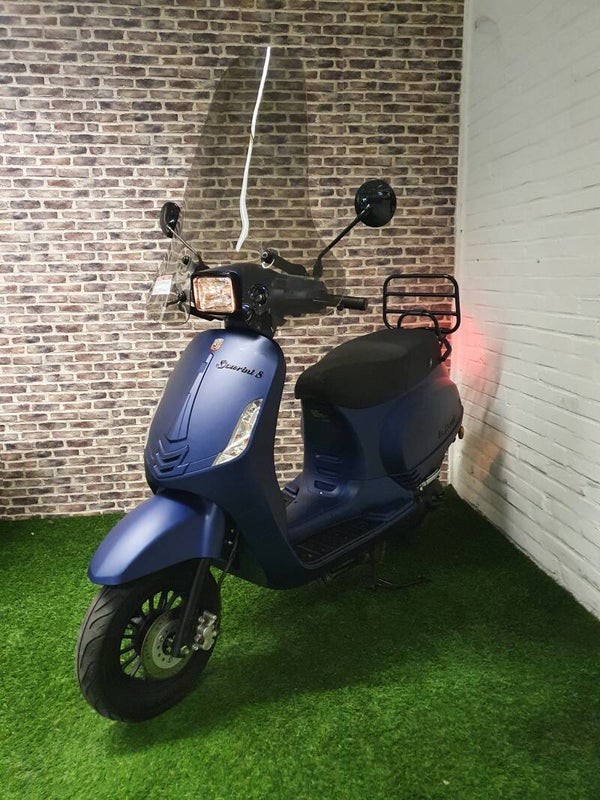 Zeer nette La Souris Sourini S euro4 brommer (helmplicht) vespa look 2019