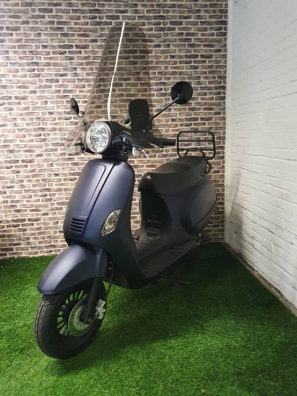 Zo goed als nieuwe Turbho PC-L euro4 snorscooter vespa look 2019