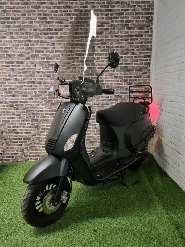Zeer nette BTC RIVA Sport snorscooter vespa look 2020!
