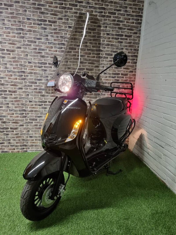 Fulloptions La Souris sourini E5 snorscooter vespa look 2021!