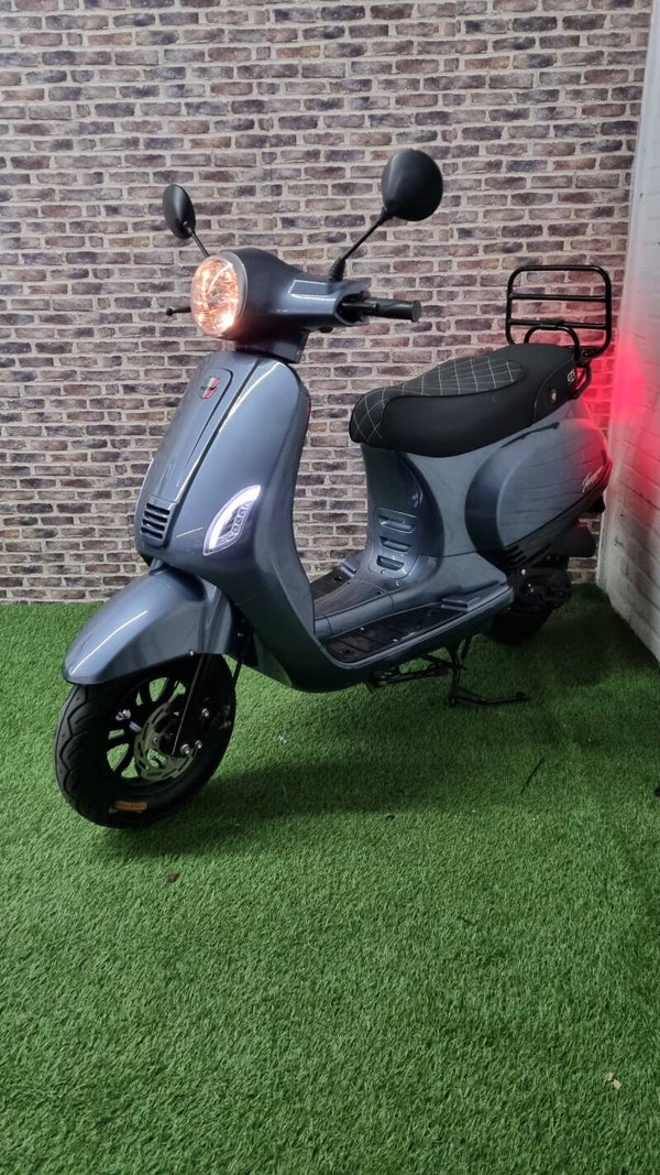 Zeer nette GTS Toscana brommer (gele plaat) 2020!