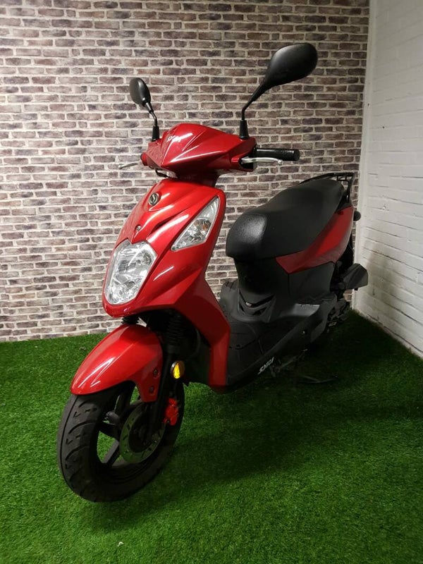 Zeer nette SYM brommer (Helmplicht) 2015