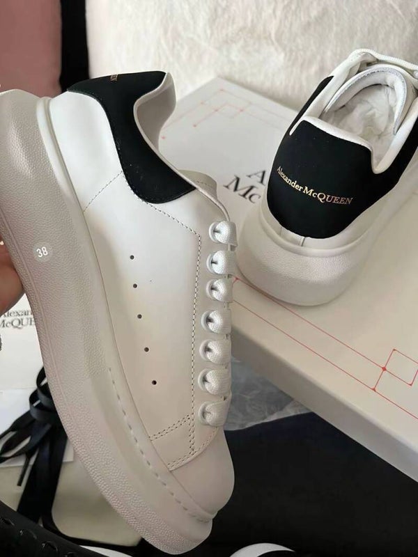 MCQUEEN NERE E BIANCHE