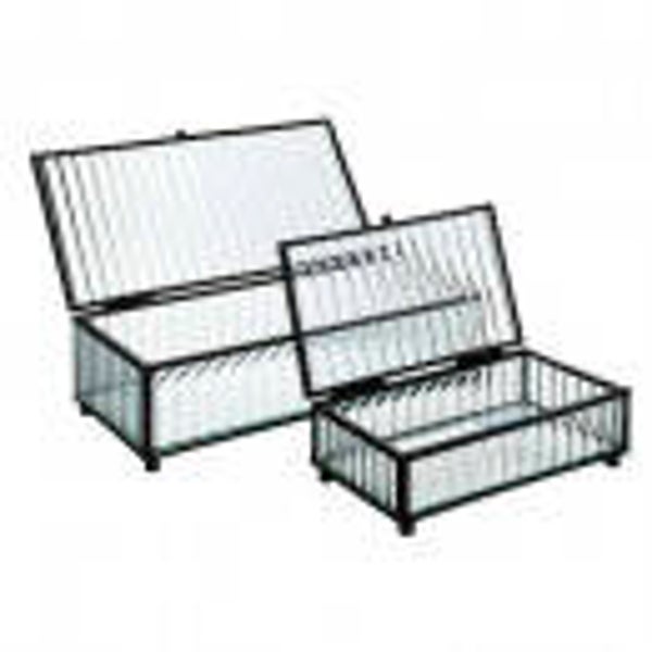 Glass cases with ribbed glass