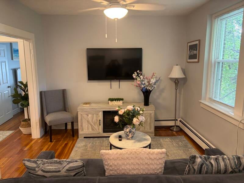 place-1-beverly-airbnb-5-standard.jpg